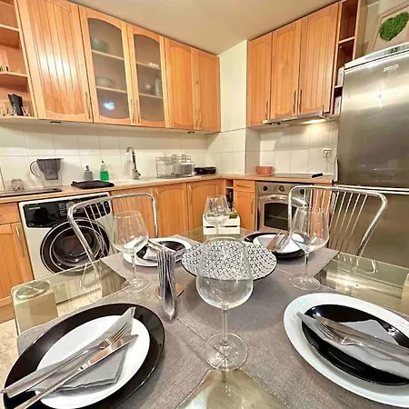 By The Sea Апартаменти