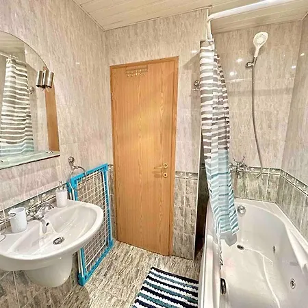 By The Sea Apartment *