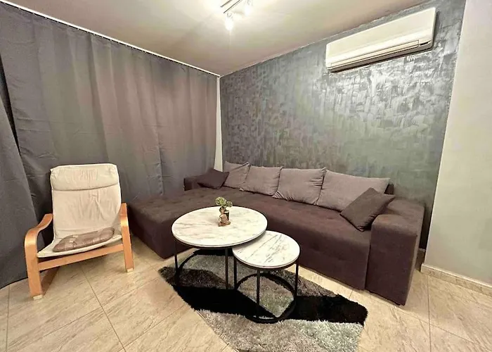 Apartment By The Sea *